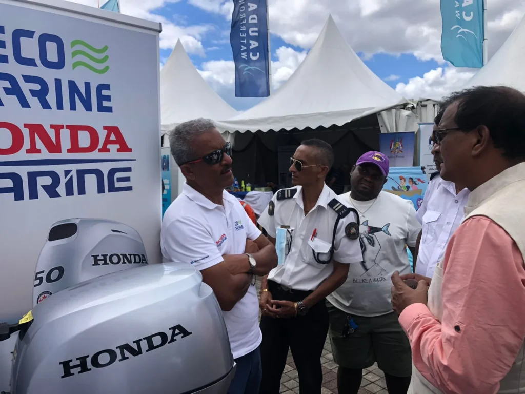 SECO MARINE festival de la pêche distributeur moteur Honda Marine